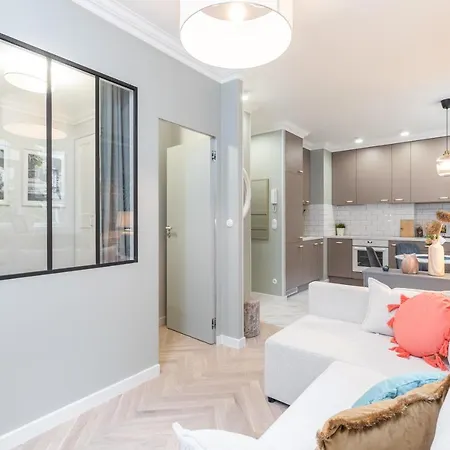 Apartament Superapart Wojska Polskiego, Serene Urban Retreat With Skyline Views
