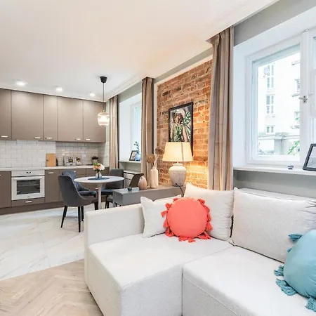 Superapart Wojska Polskiego, Serene Urban Retreat With Skyline Views *